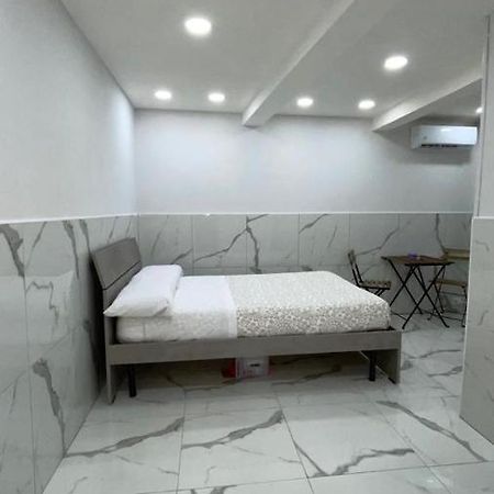 B&B Emily Наполи Екстериор снимка