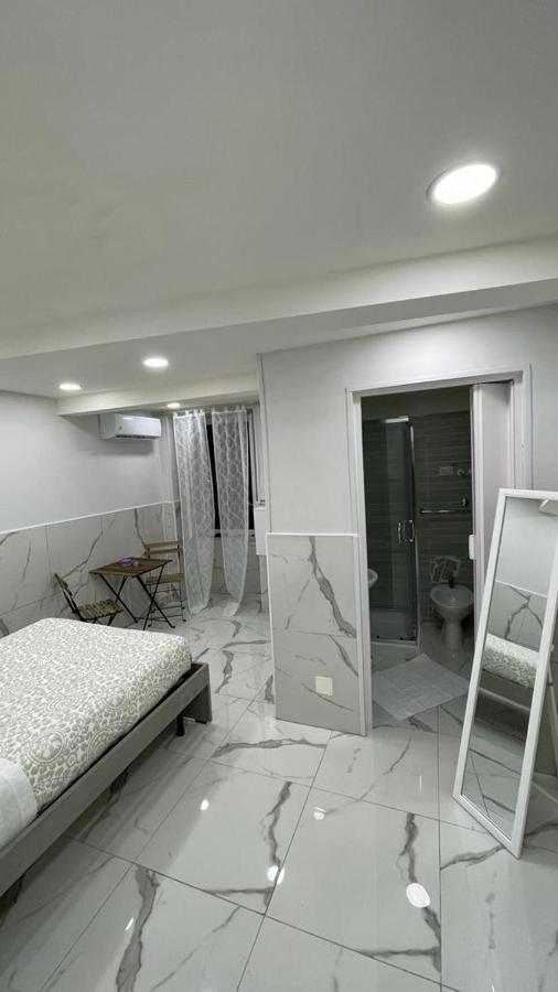 B&B Emily Наполи Екстериор снимка